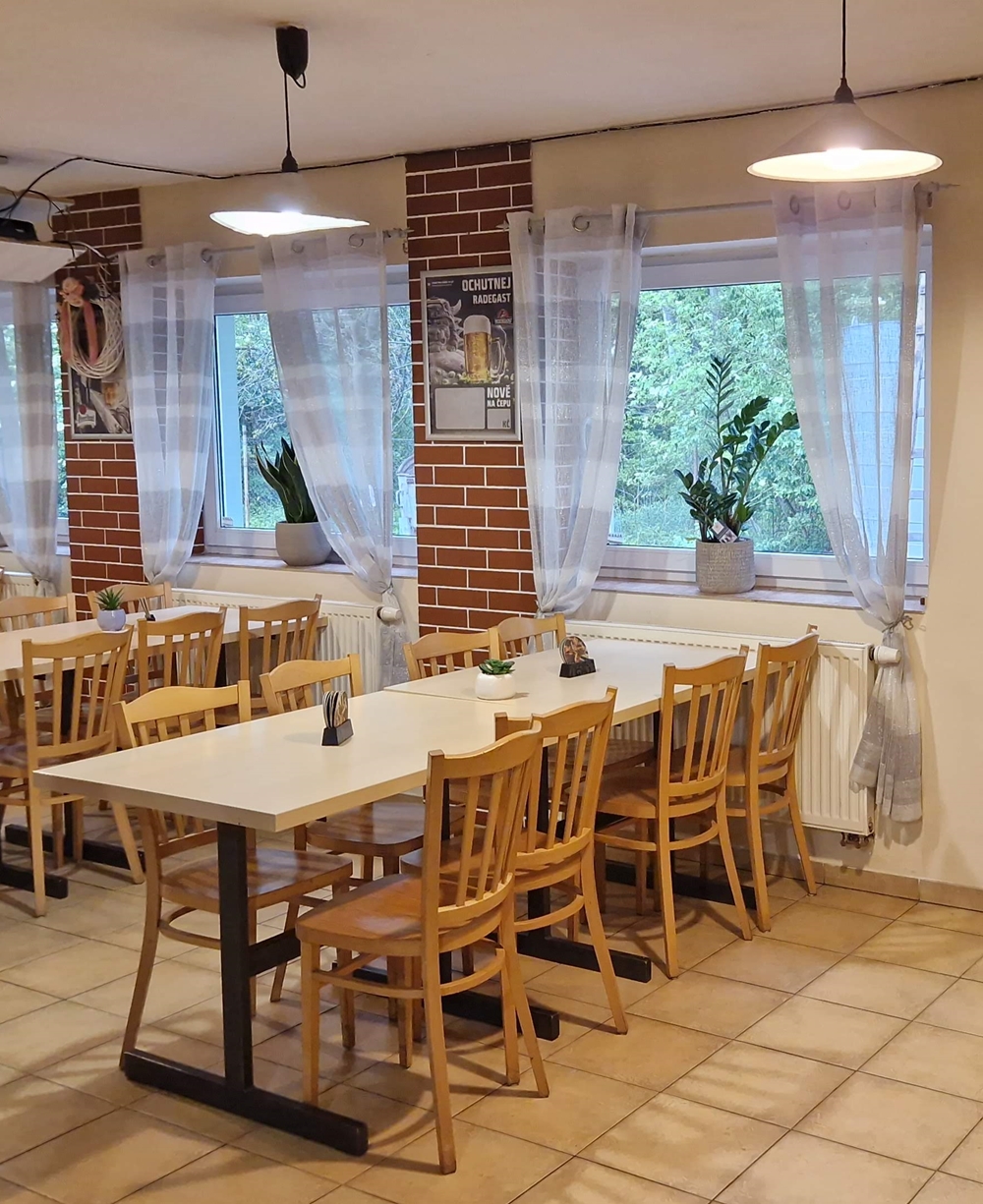 Restaurace Na Hřišti Újezd nad Lesy Restaurace Na Hřišti Újezd nad Lesy